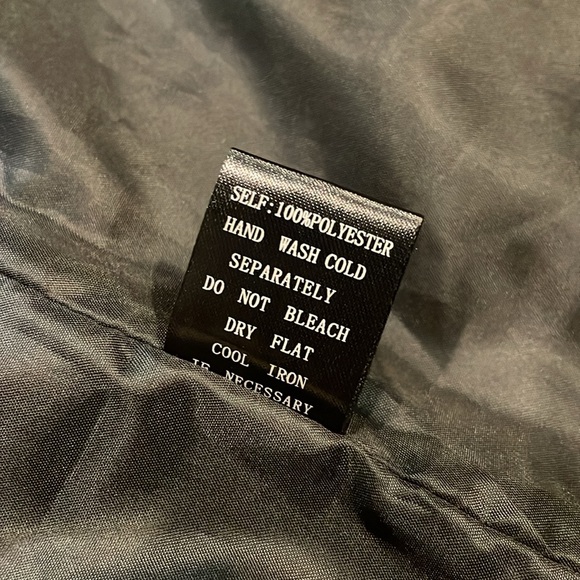 Lapis faux fur feathery vest, black & white, women’s size M - Picture 5 of 7